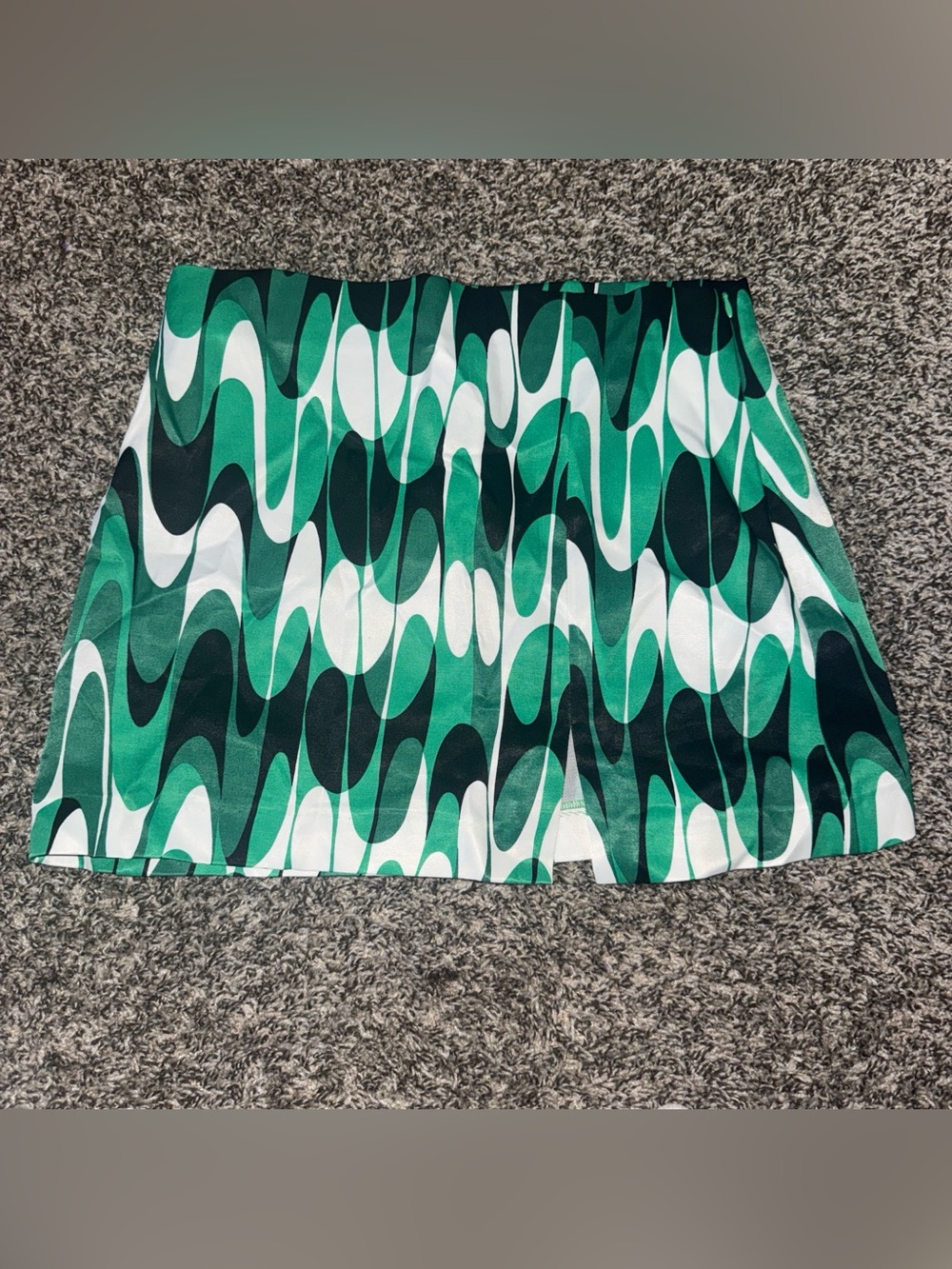 Zara Green, Dark Green & White Retro Wave Mini Skirt